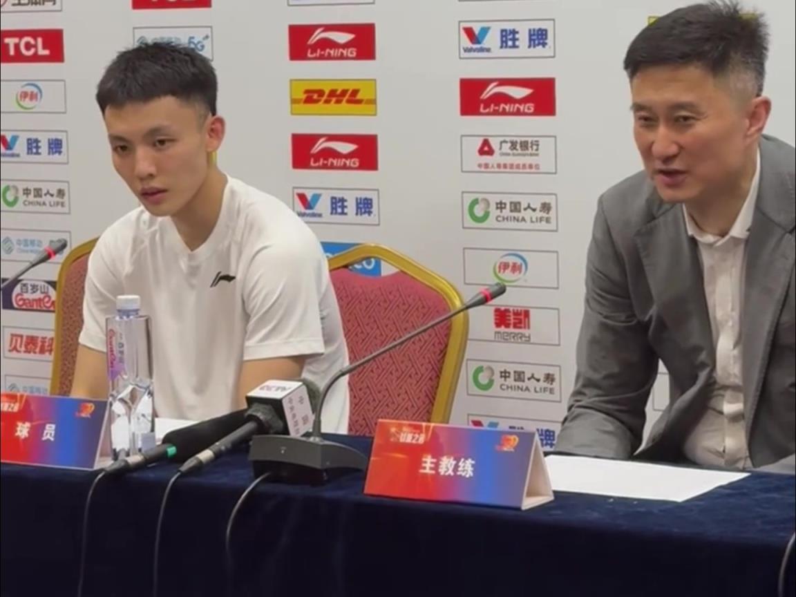 這是能說的嗎徐杰：杜指導(dǎo)賽前說了，這場(chǎng)球就是打架和摔跤！