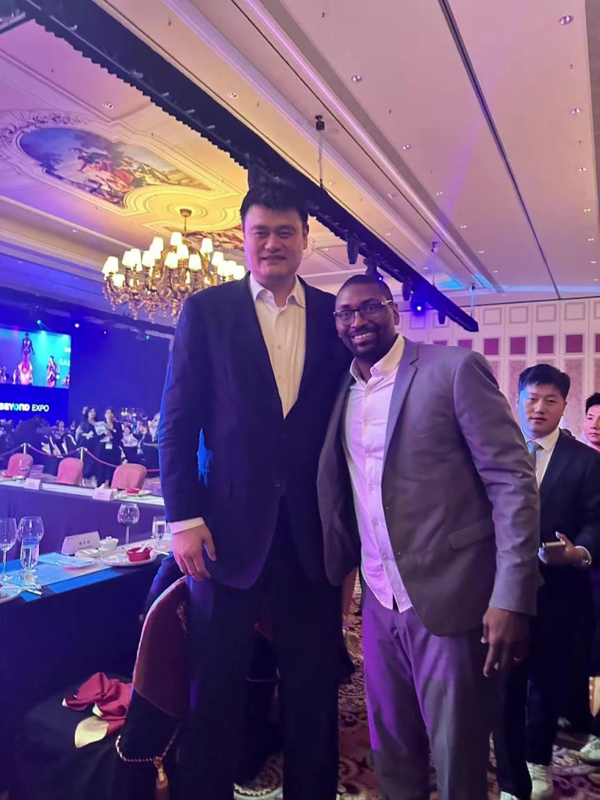 阿泰斯特曬與姚明合照：這是我最喜歡的隊友 姚?。?>
                                <div   id=