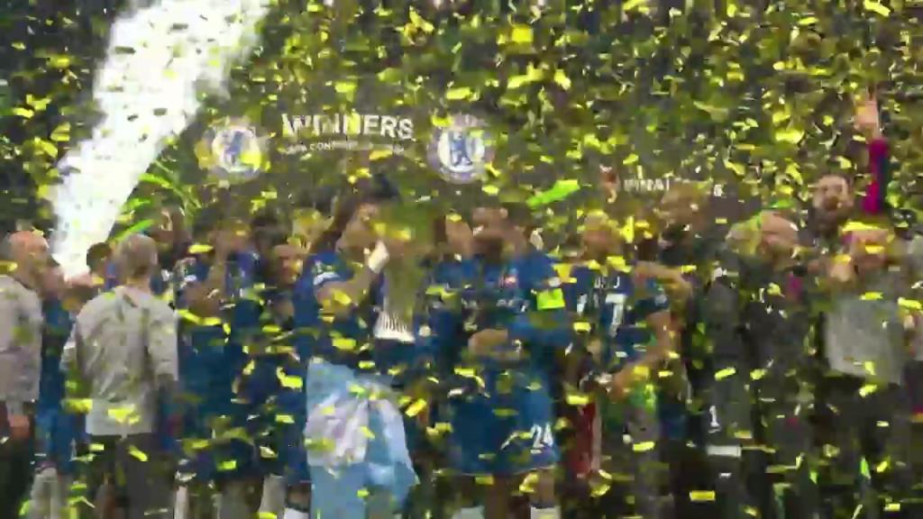 ?榮耀藍(lán)軍！歐協(xié)聯(lián)奪冠捧杯！里斯-詹姆斯高舉獎(jiǎng)杯全隊(duì)?wèi)c祝